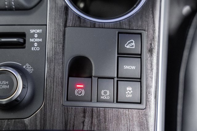 New 2026 Toyota Highlander Platinum image 27