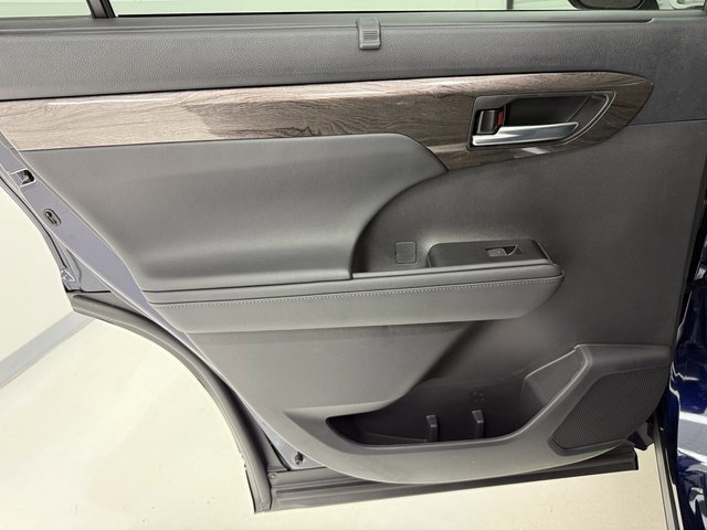New 2026 Toyota Highlander Limited image 35