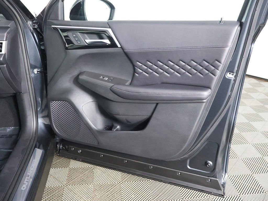 New 2025 Mitsubishi Outlander SEL Black Edition AWD/4WD image 29