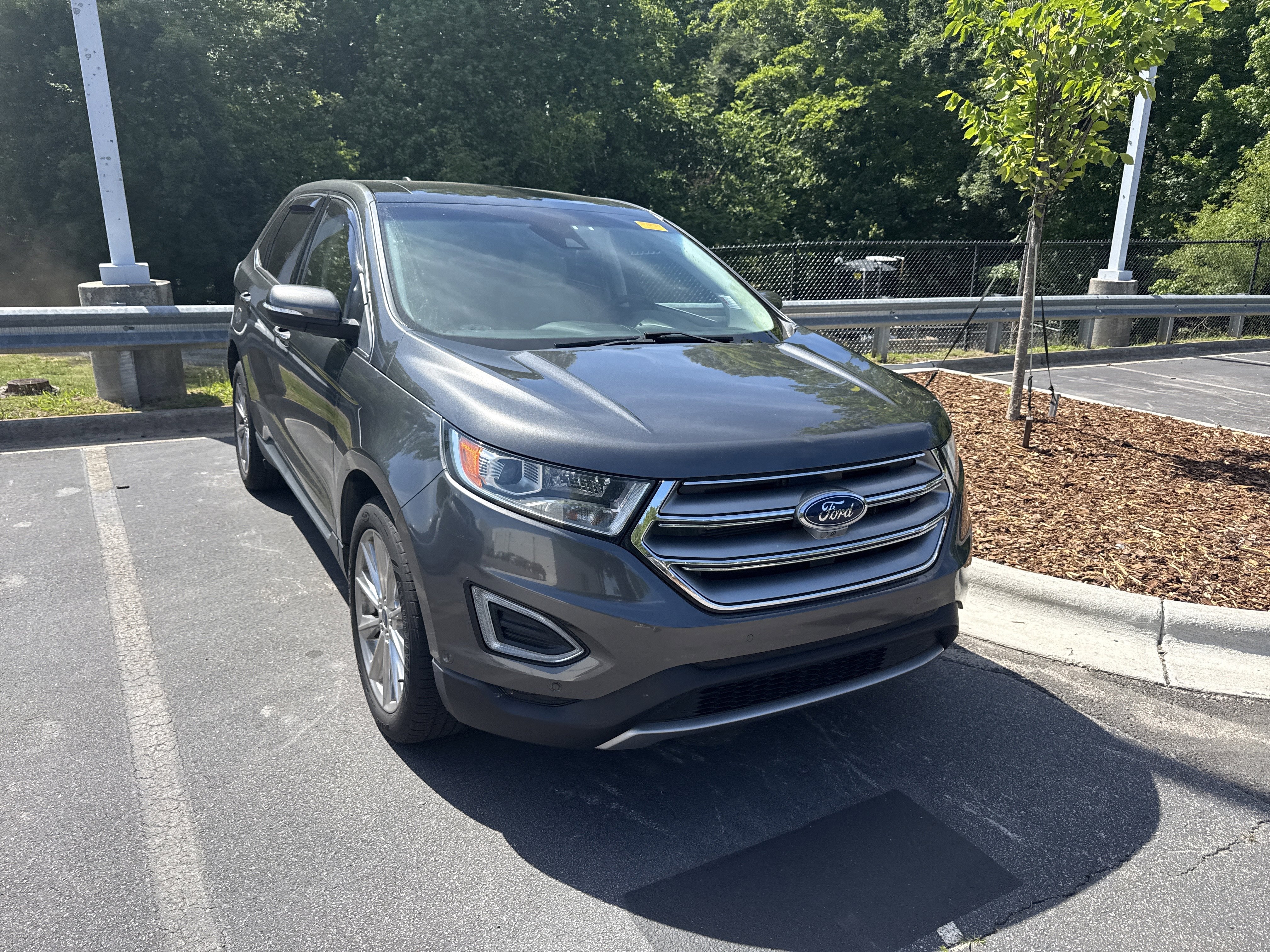 Used 2018 Ford Edge Titanium w/ Equipment Group 302A AWD/4WD image 3