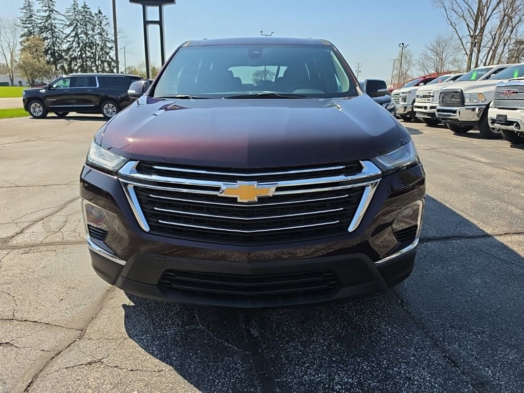 Used 2023 Chevrolet Traverse LT FWD image 2