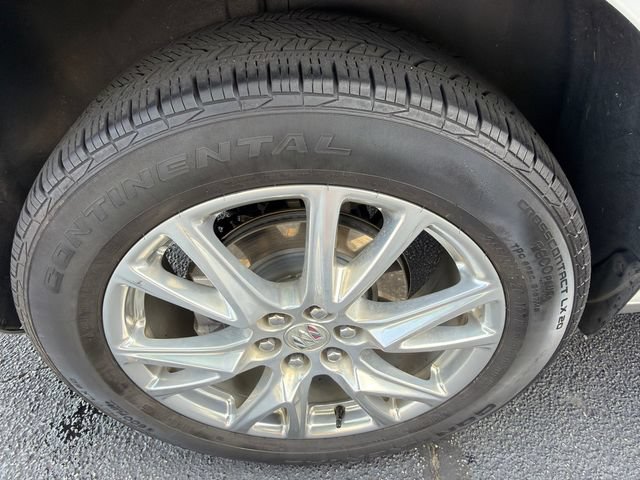 Used 2024 Buick Enclave Essence w/ Experience Buick Package FWD image 17