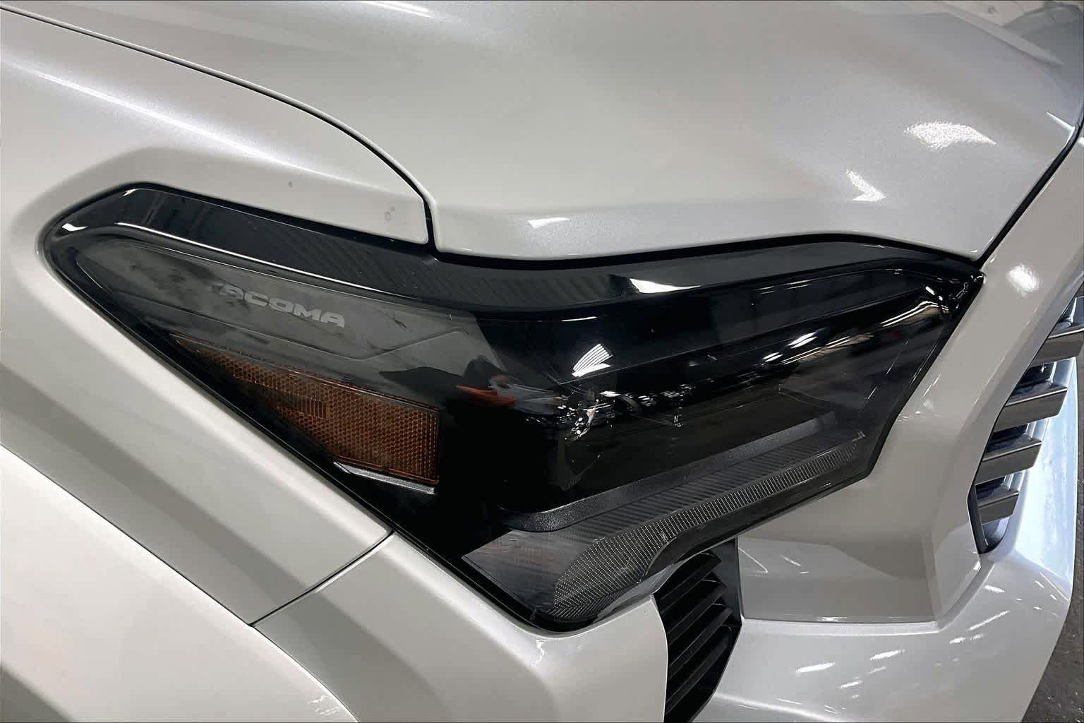 Certified 2025 Toyota Tacoma Limited AWD/4WD image 25