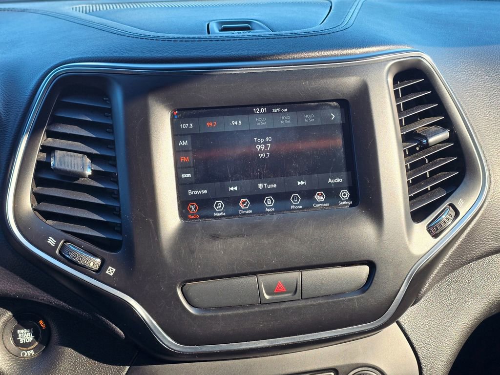 Used 2019 Jeep Cherokee Latitude Plus image 31