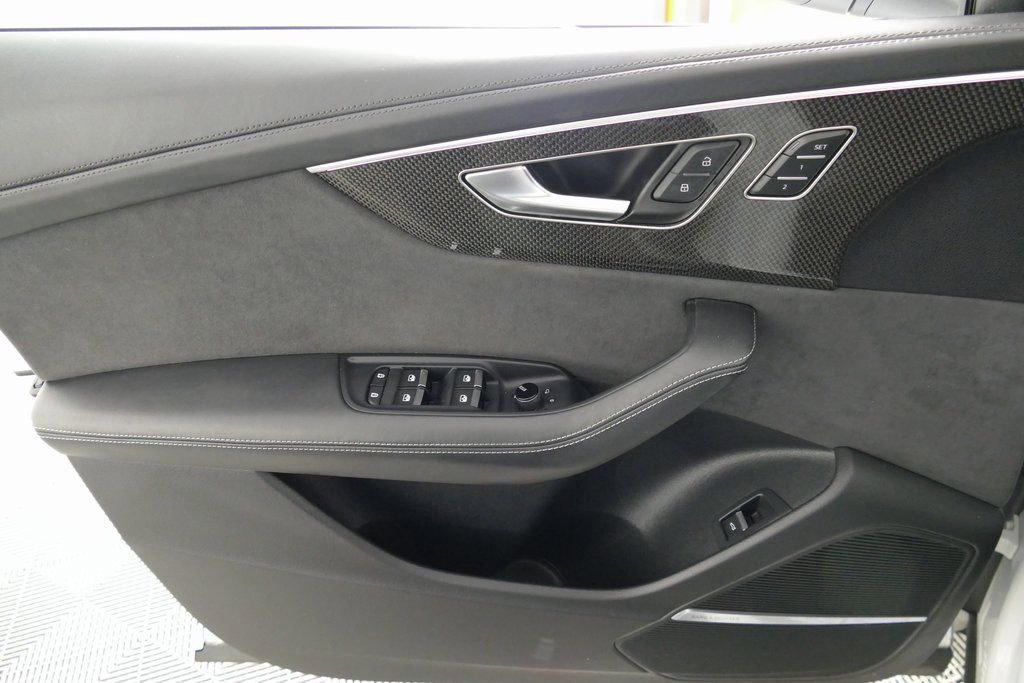 Used 2023 Audi SQ8 Prestige image 11