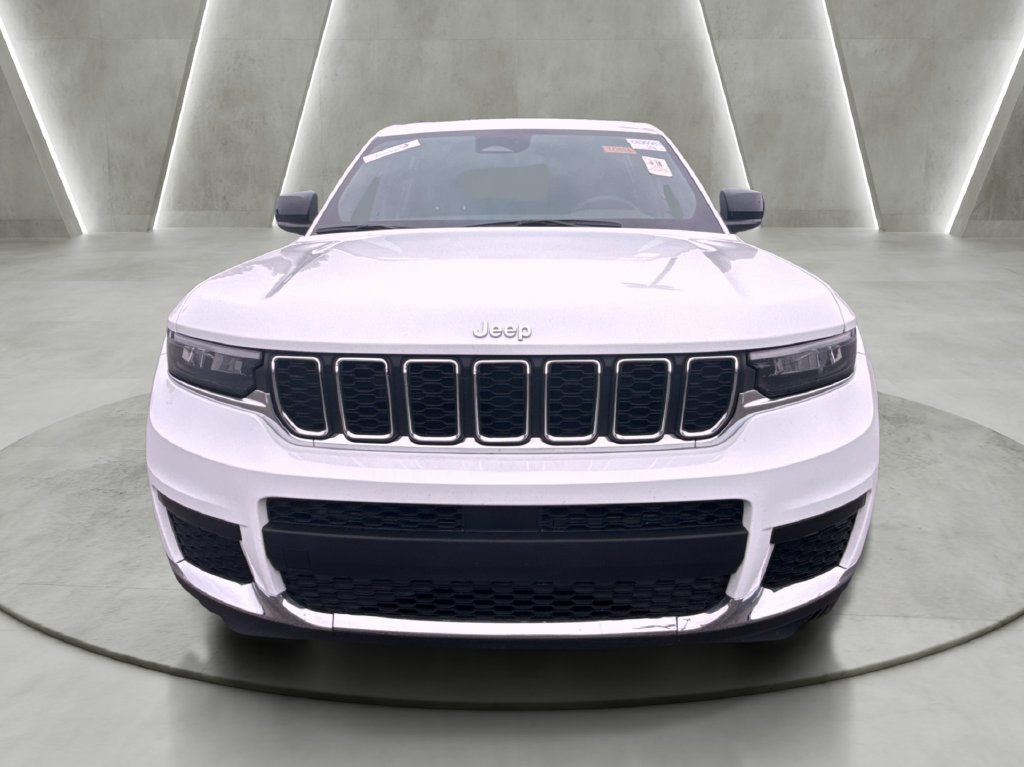 Used 2024 Jeep Grand Cherokee L Laredo w/ Luxury Tech Group I AWD/4WD image 8