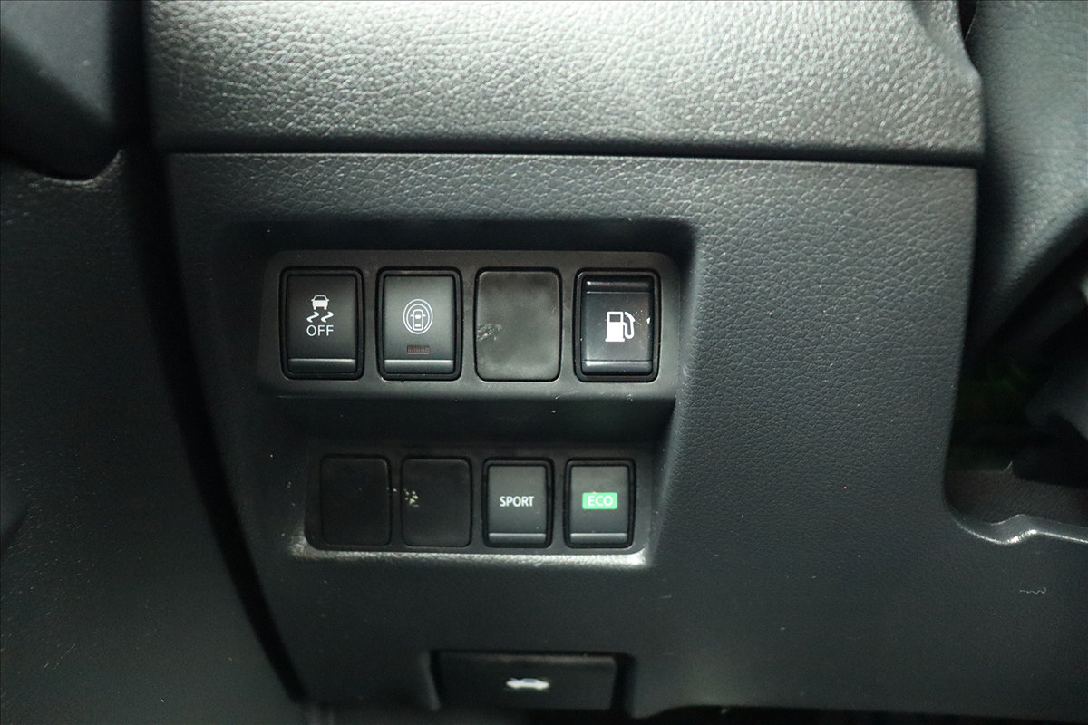 Used 2020 Nissan Rogue S w/ Special Edition Package FWD image 28