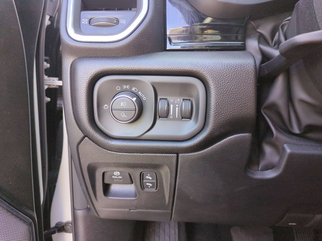 Used 2025 RAM 1500 Laramie w/ Night Edition AWD/4WD image 17