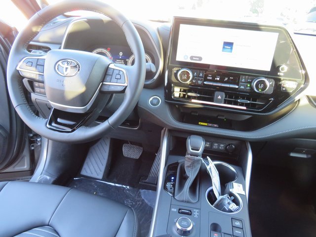 New 2026 Toyota Highlander XSE image 26