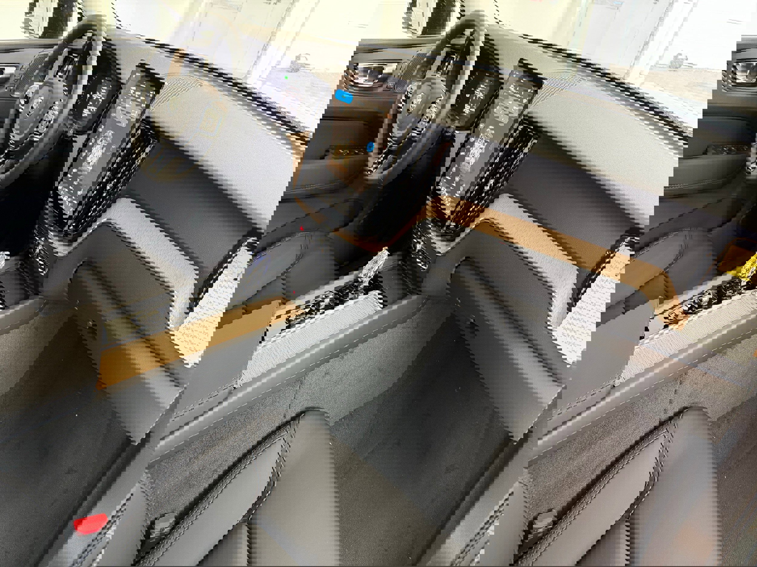 New 2026 Volvo XC60 B5 Plus w/ Protection Package Premier image 20