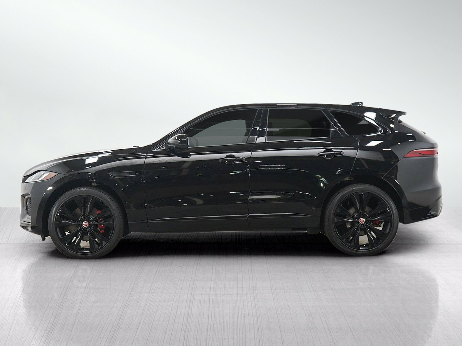 Used 2023 Jaguar F-PACE R-Dynamic S AWD/4WD image 2