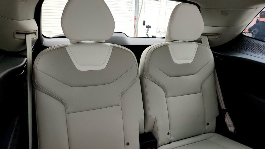 Used 2025 Volvo EX90 Ultra AWD/4WD image 19