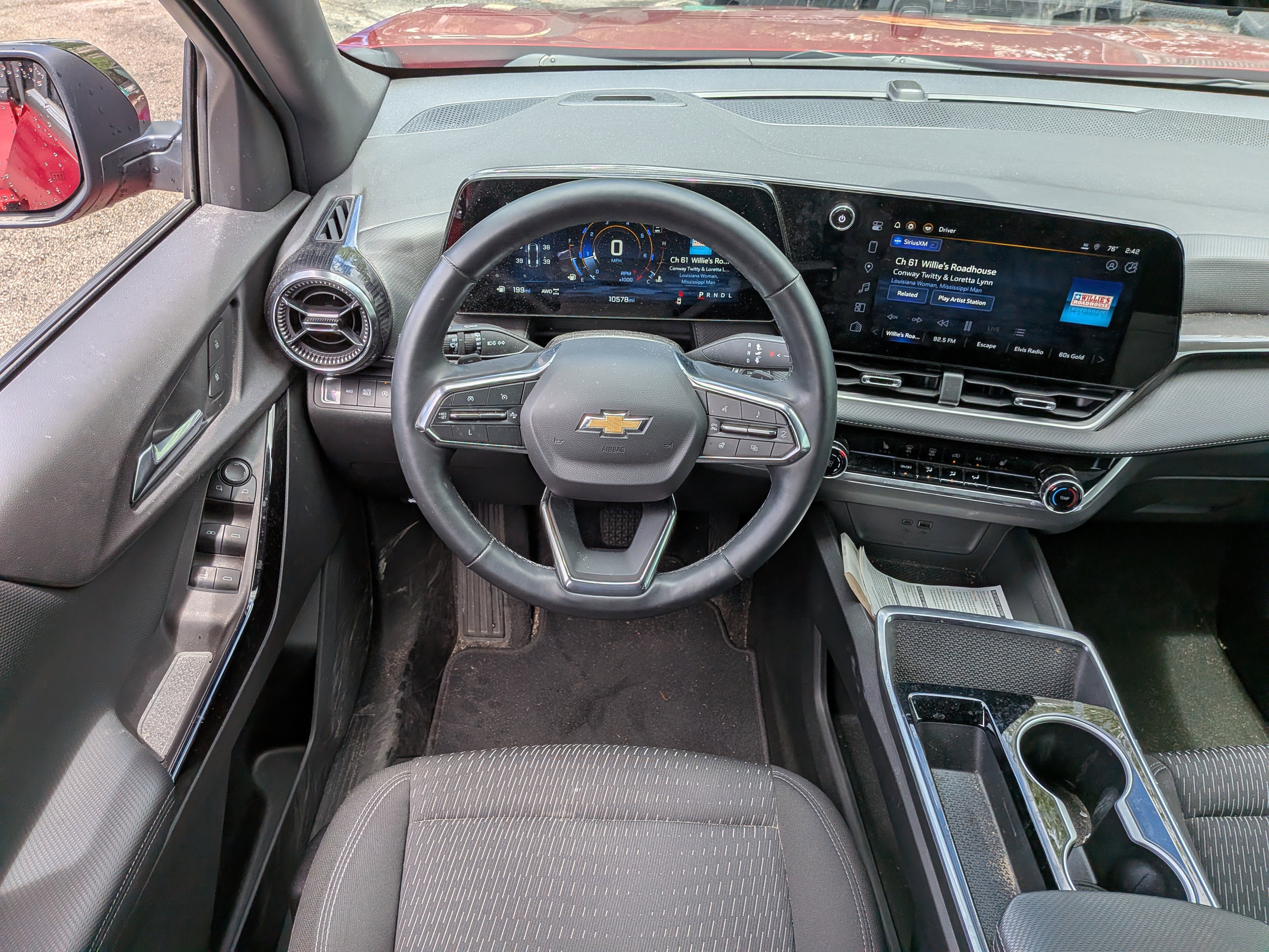 Used 2025 Chevrolet Equinox LT w/ Safety and Technology Package image 19