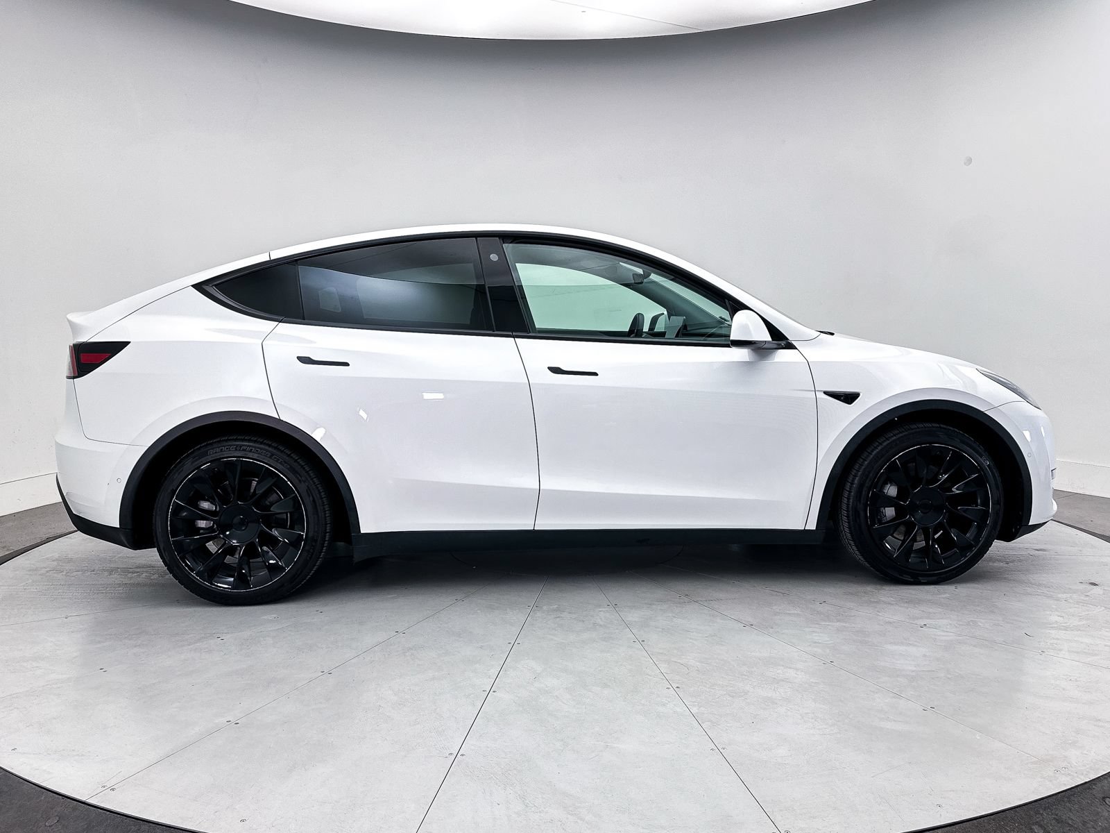 Used 2021 Tesla Model Y Long Range AWD/4WD image 35