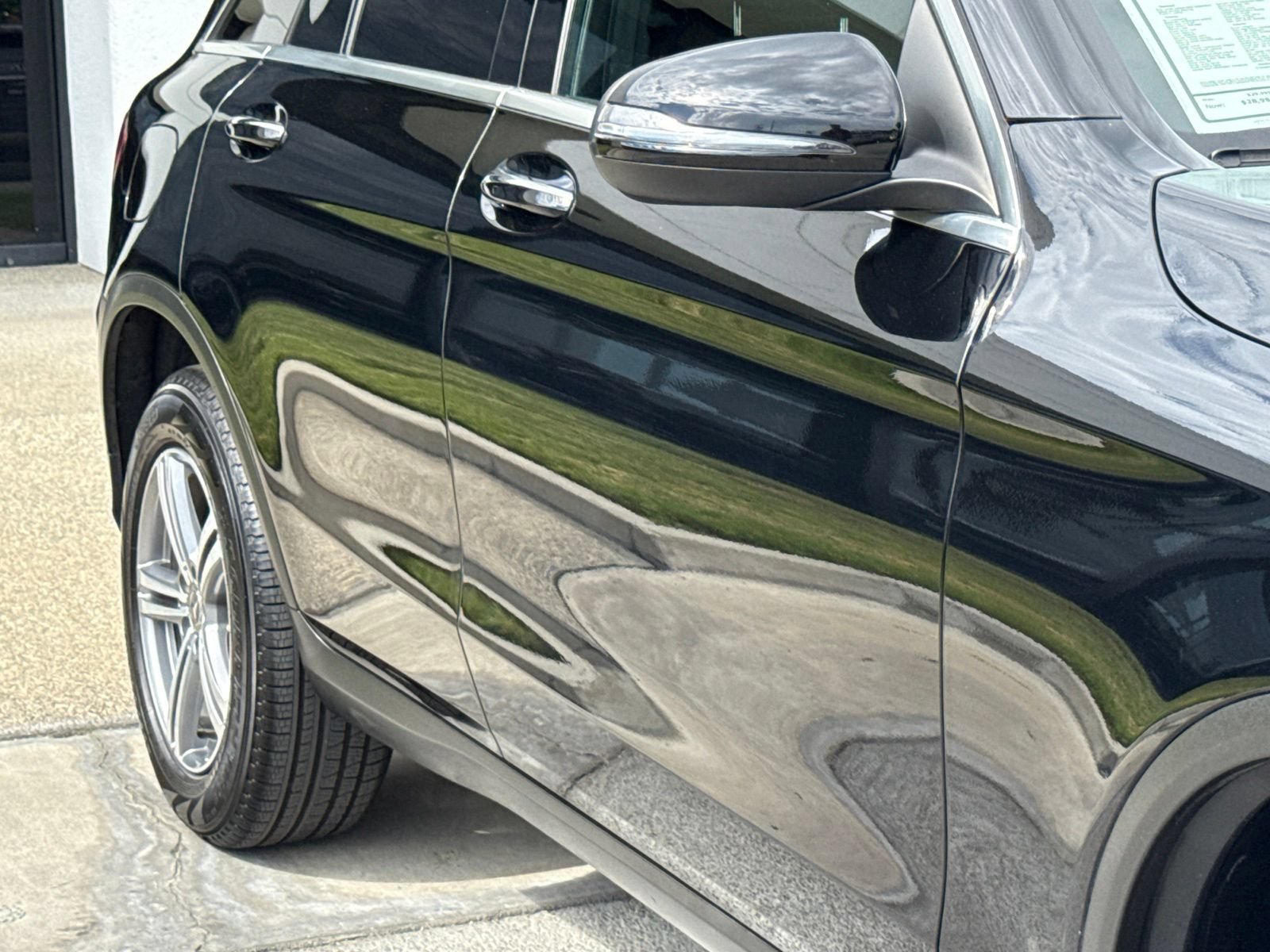 Used 2022 Mercedes-Benz GLC 300 w/ Multimedia Package Lite image 9
