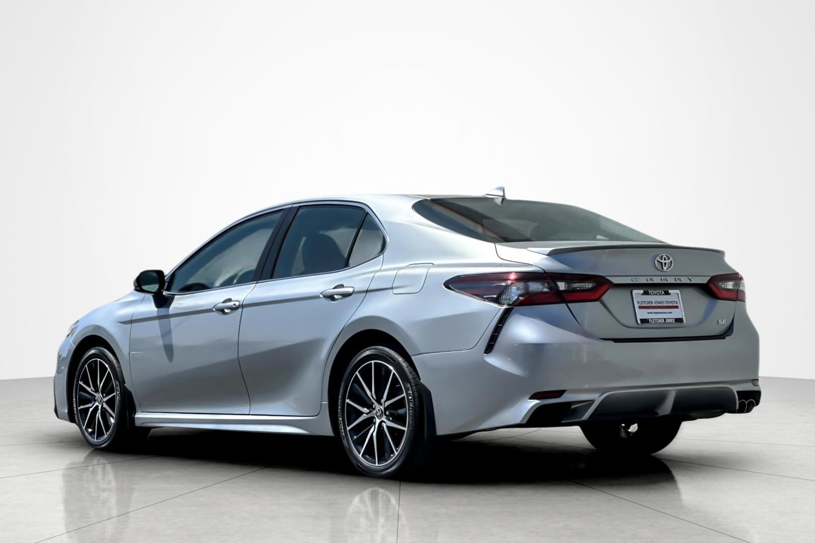Certified 2024 Toyota Camry SE FWD image 3