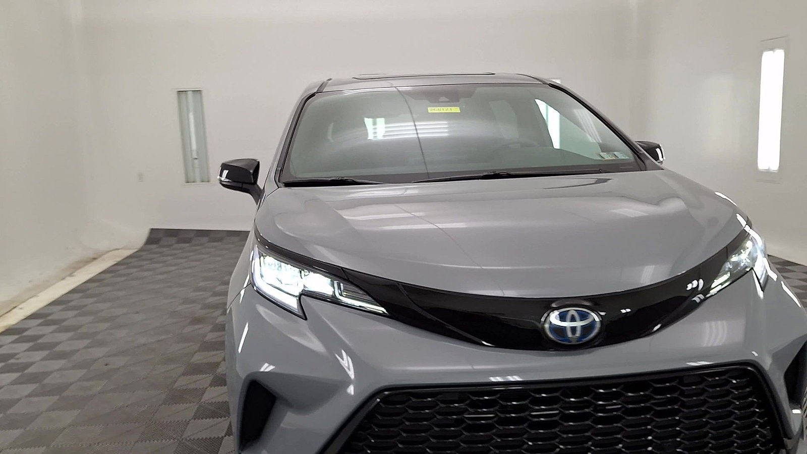 Used 2025 Toyota Sienna XSE w/ XSE Premium Package AWD/4WD image 7