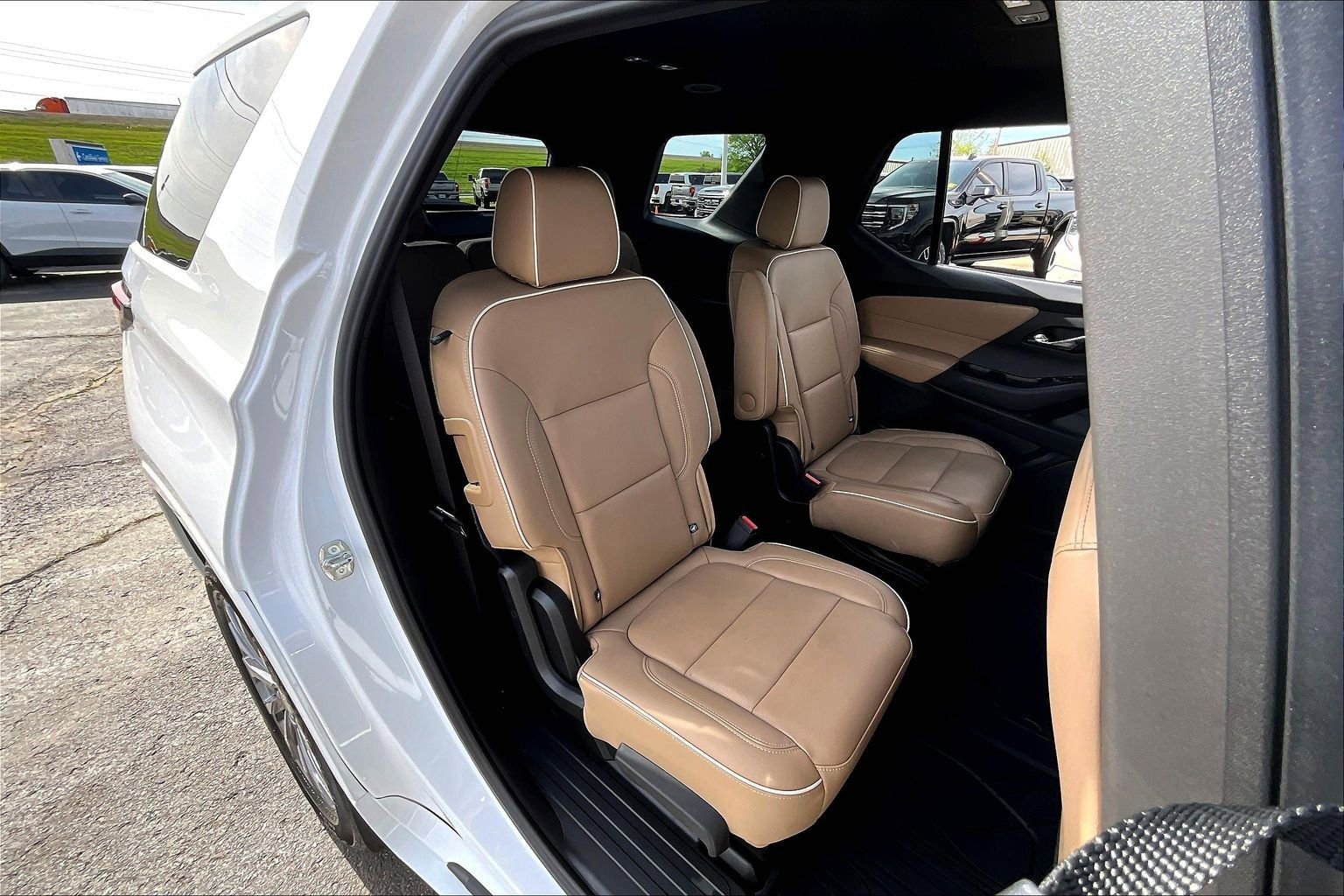 Used 2023 Chevrolet Traverse Premier image 28