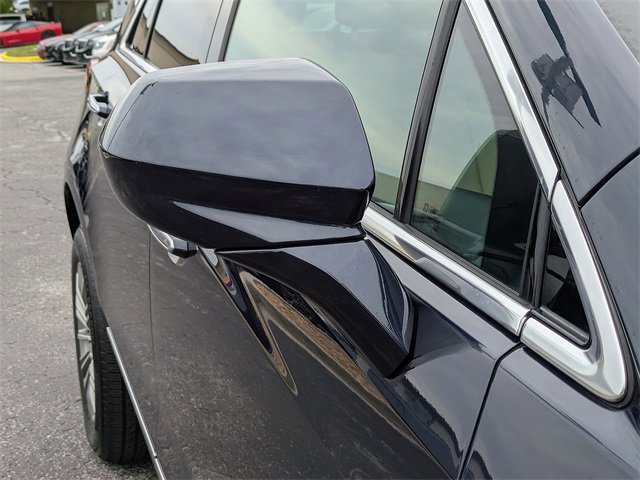 Used 2017 Cadillac XT5 Luxury w/ Driver Awareness Package image 10