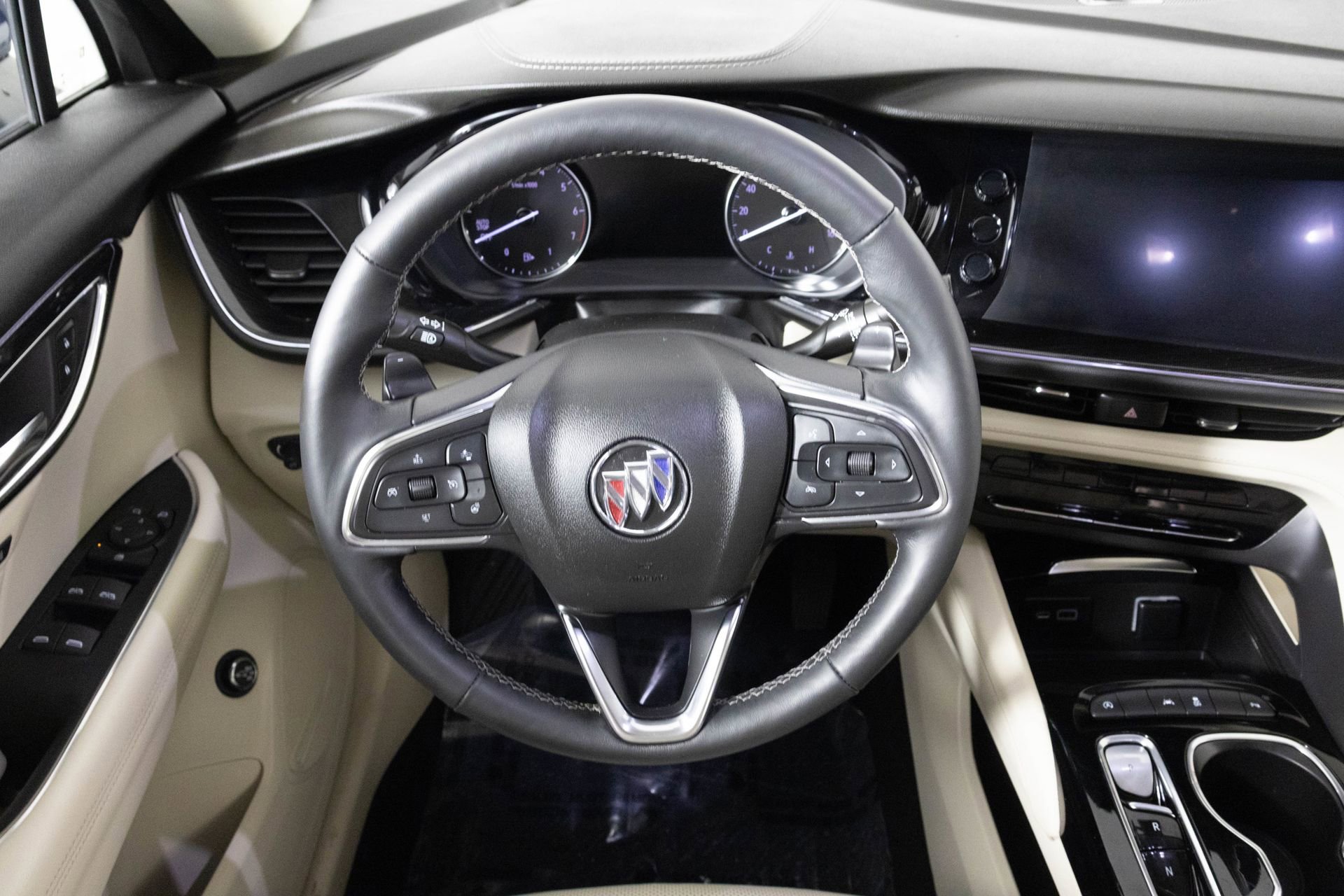 Used 2022 Buick Envision Essence w/ Safety Package image 29