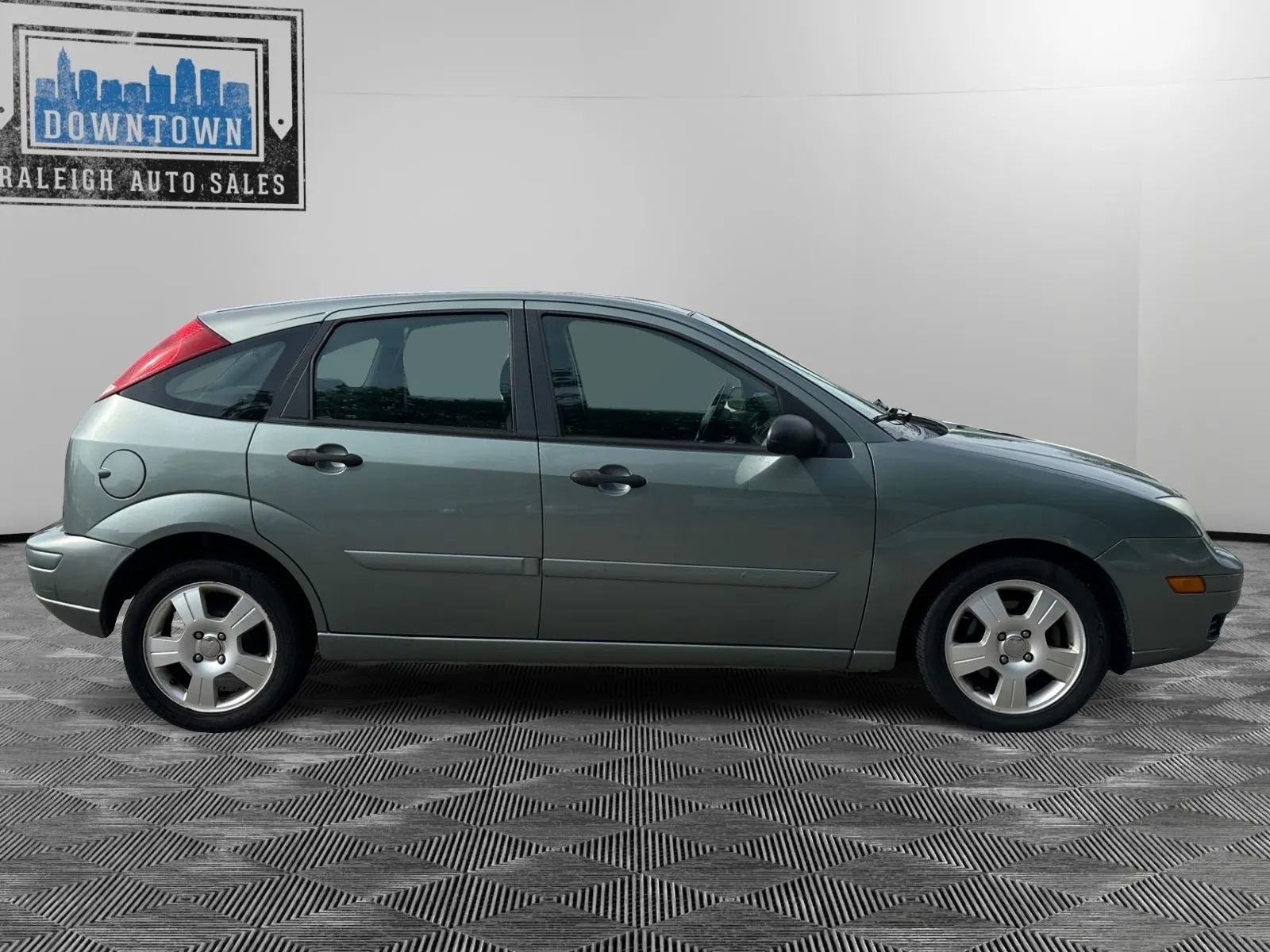 Used 2005 Ford Focus SES image 5