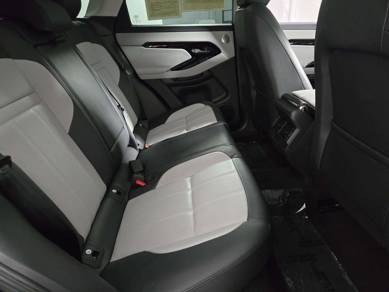 Used 2024 Land Rover Range Rover Evoque Dynamic SE image 17