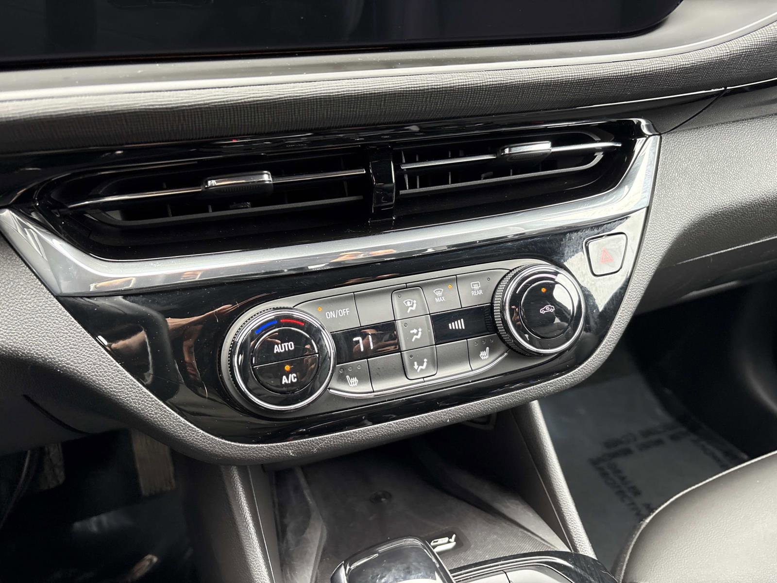 Certified 2024 Buick Envista Sport Touring w/ Convenience I Package image 23