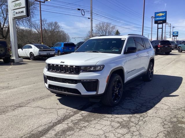 New 2026 Jeep Grand Cherokee L Limited w/ Limited Altitude Package AWD/4WD image 3