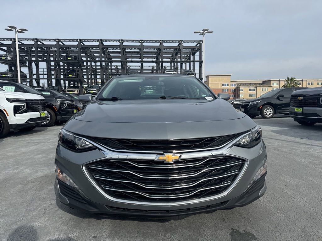Used 2024 Chevrolet Malibu LT image 2