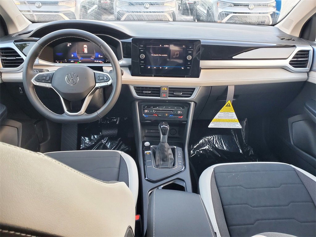 New 2025 Volkswagen Taos SE image 6