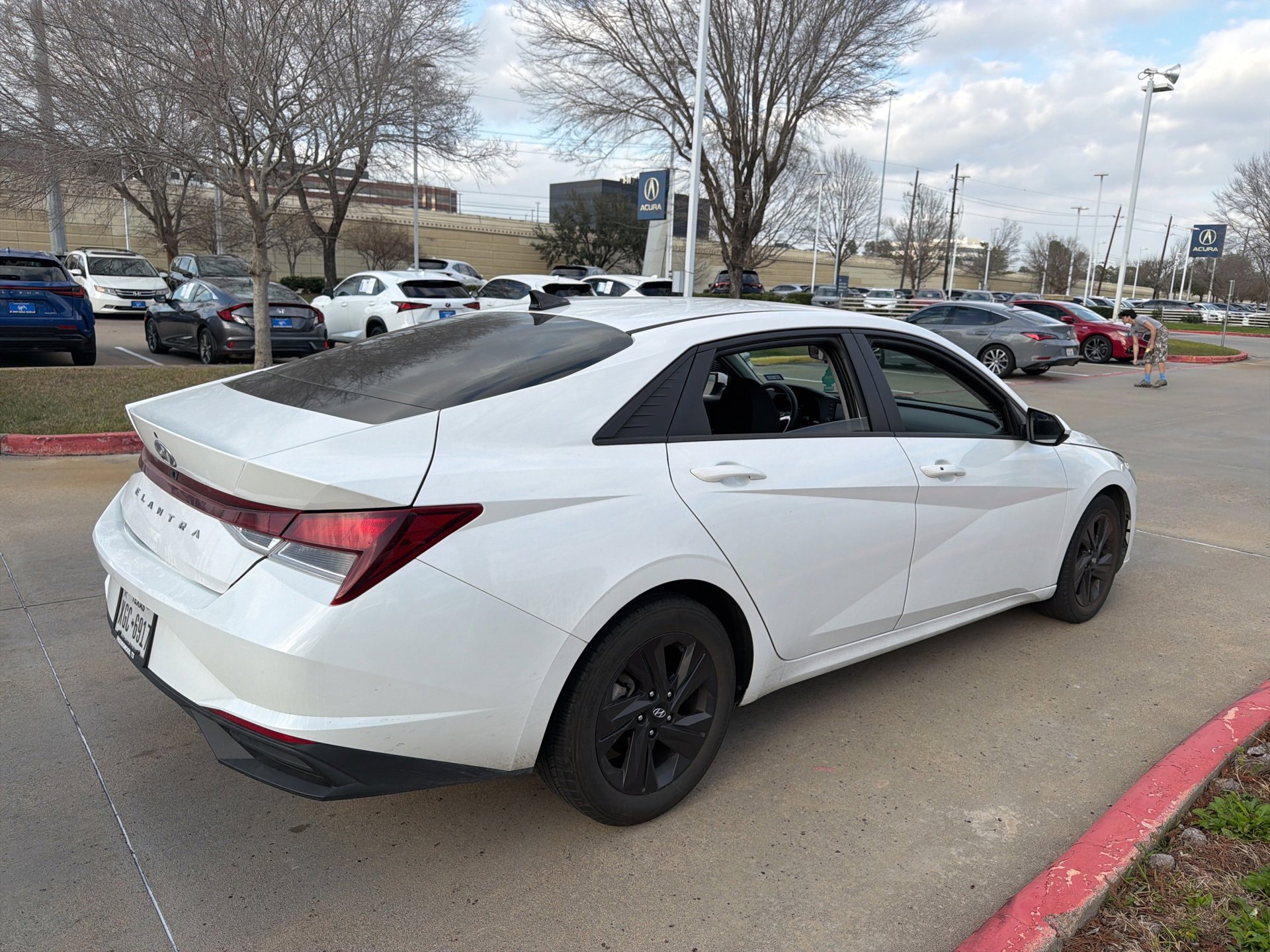 Used 2021 Hyundai Elantra SEL image 5