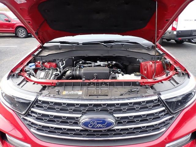 Used 2023 Ford Explorer XLT w/ Equipment Group 202A image 14