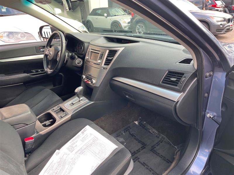 Used 2014 Subaru Legacy 2.5i Premium AWD/4WD image 32