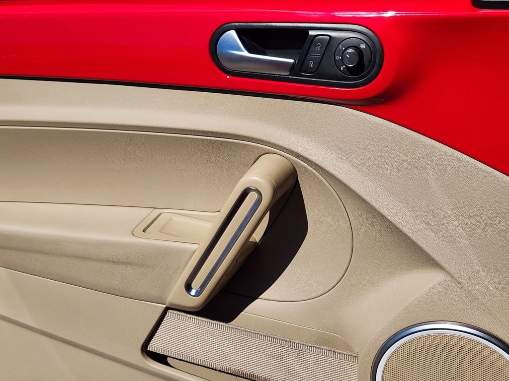 Used 2015 Volkswagen Beetle 1.8T image 13