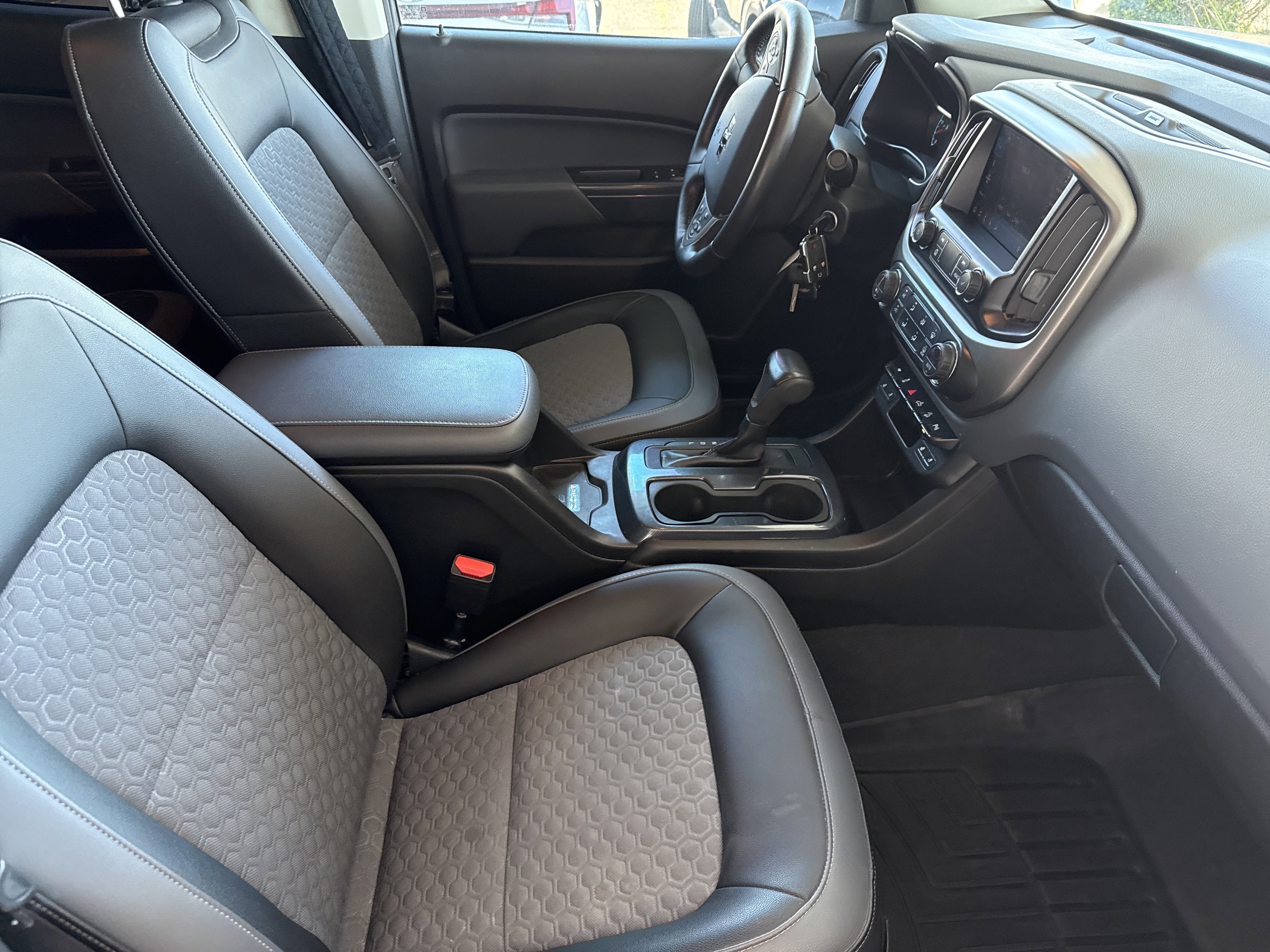 Used 2020 Chevrolet Colorado Z71 image 16