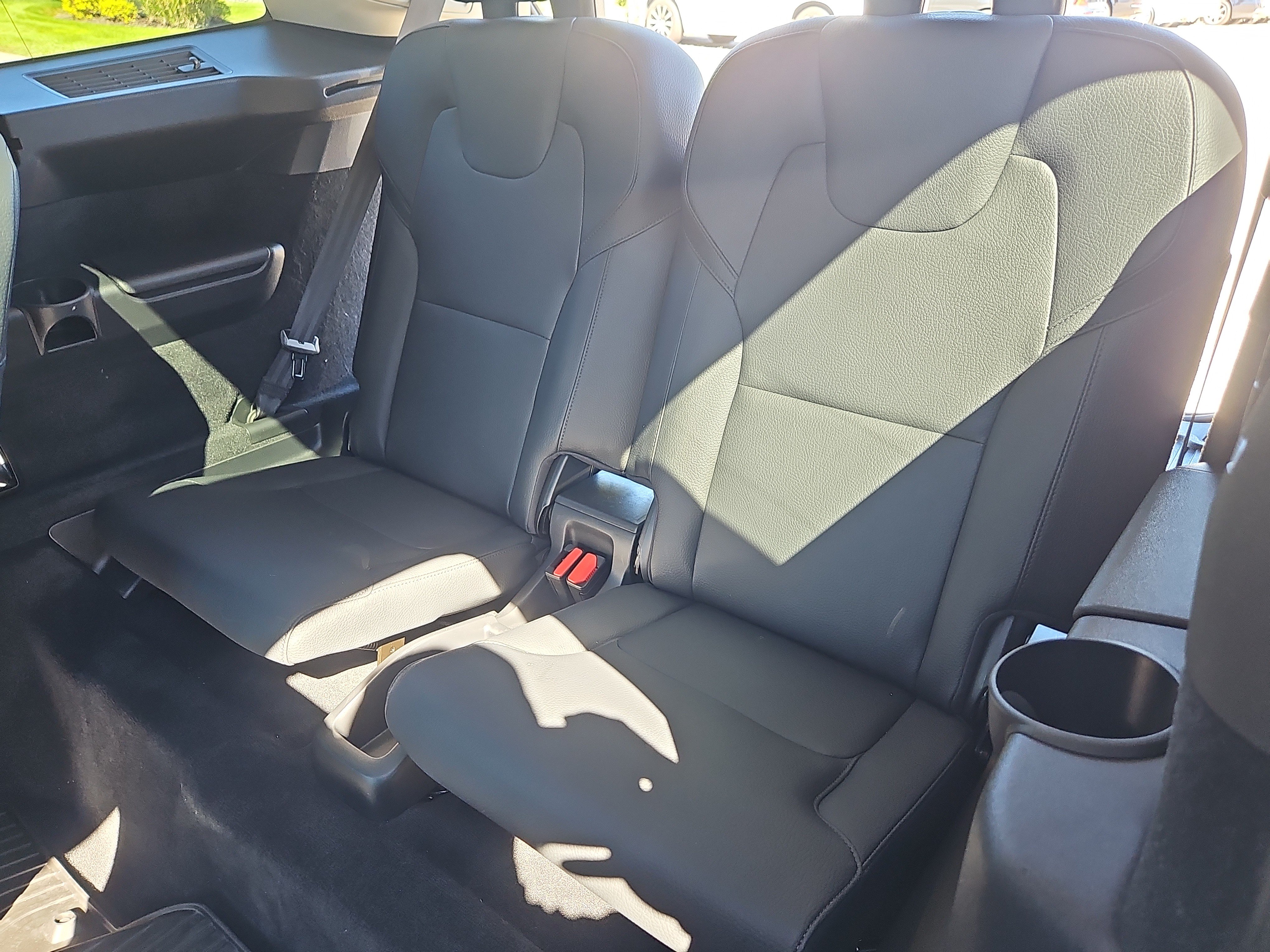 Used 2025 Volvo XC90 T8 Plus w/ Protection Package Premier AWD/4WD image 32