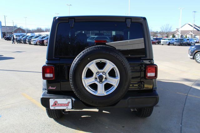 Used 2022 Jeep Wrangler Sport S image 4