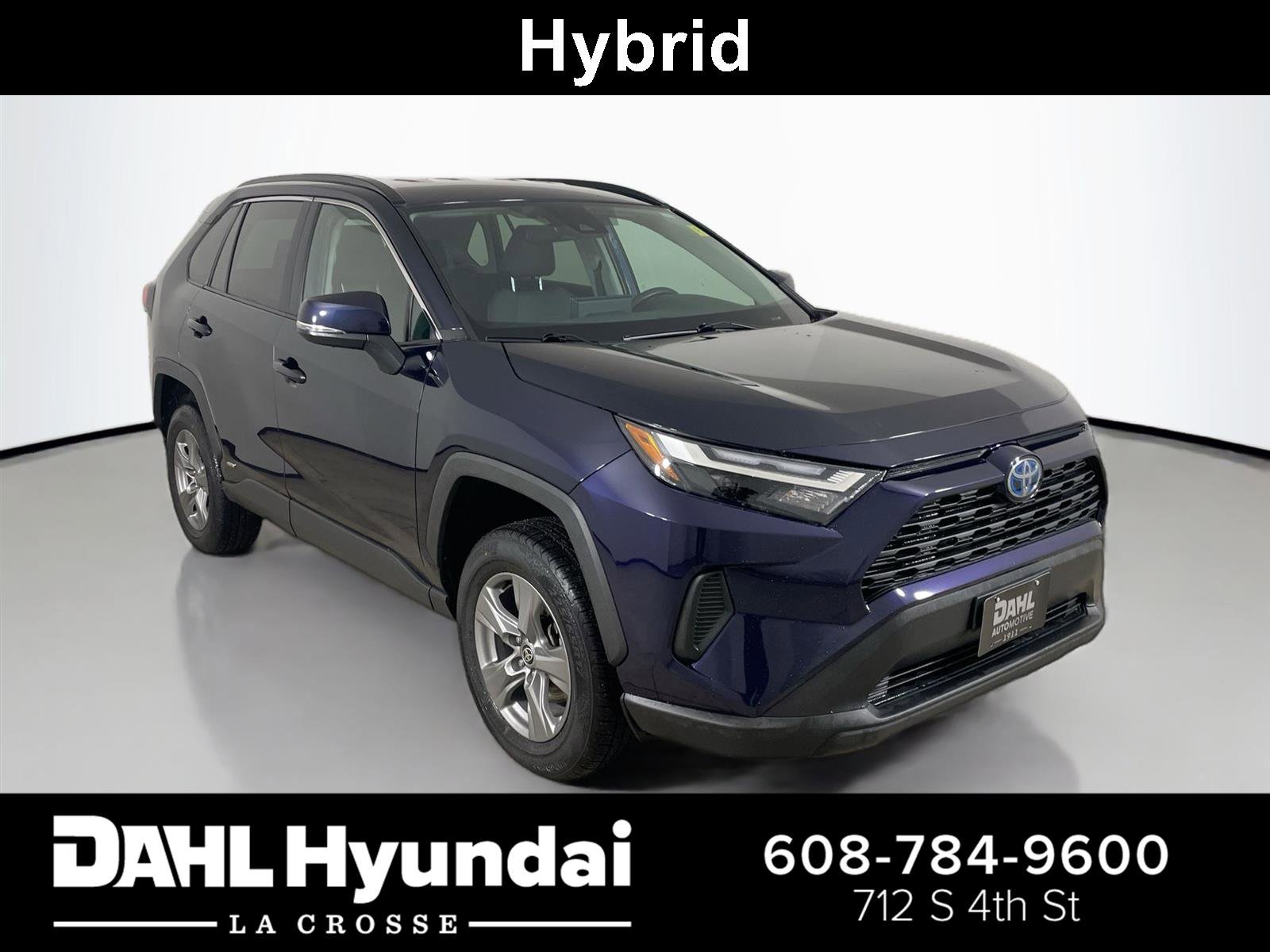Used 2024 Toyota RAV4 XLE AWD/4WD image 1