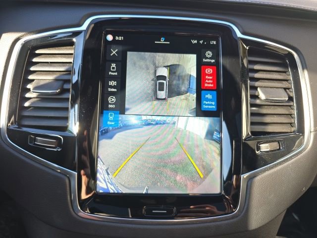 Certified 2025 Volvo XC90 B6 Ultra w/ Lounge Package image 37