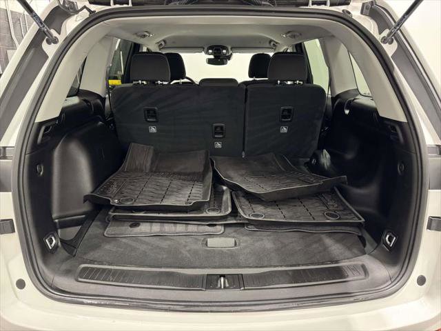 Certified 2023 Jeep Grand Cherokee Laredo image 13