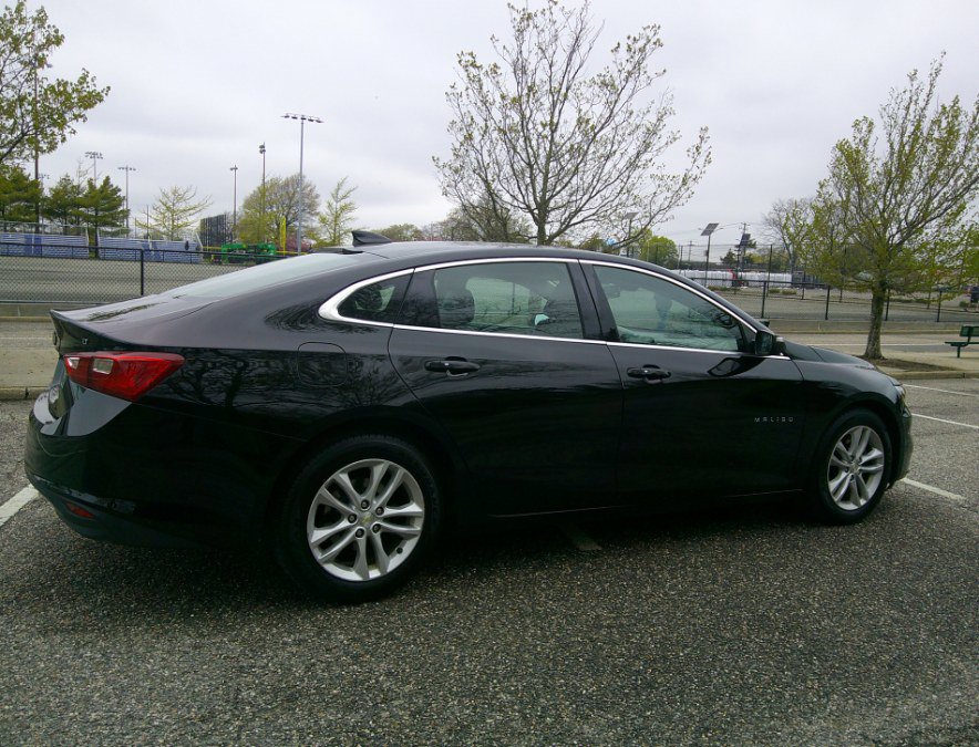 Used 2017 Chevrolet Malibu LT w/ Leather Package FWD image 15