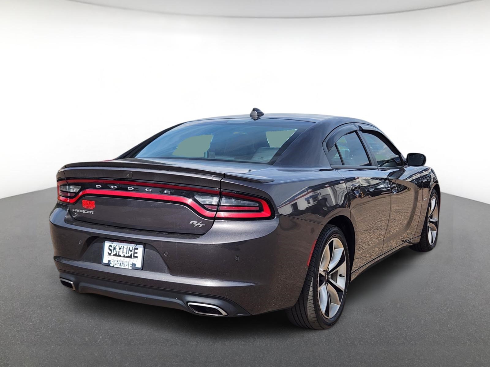 Used 2017 Dodge Charger R/T w/ Premium Group RWD image 3