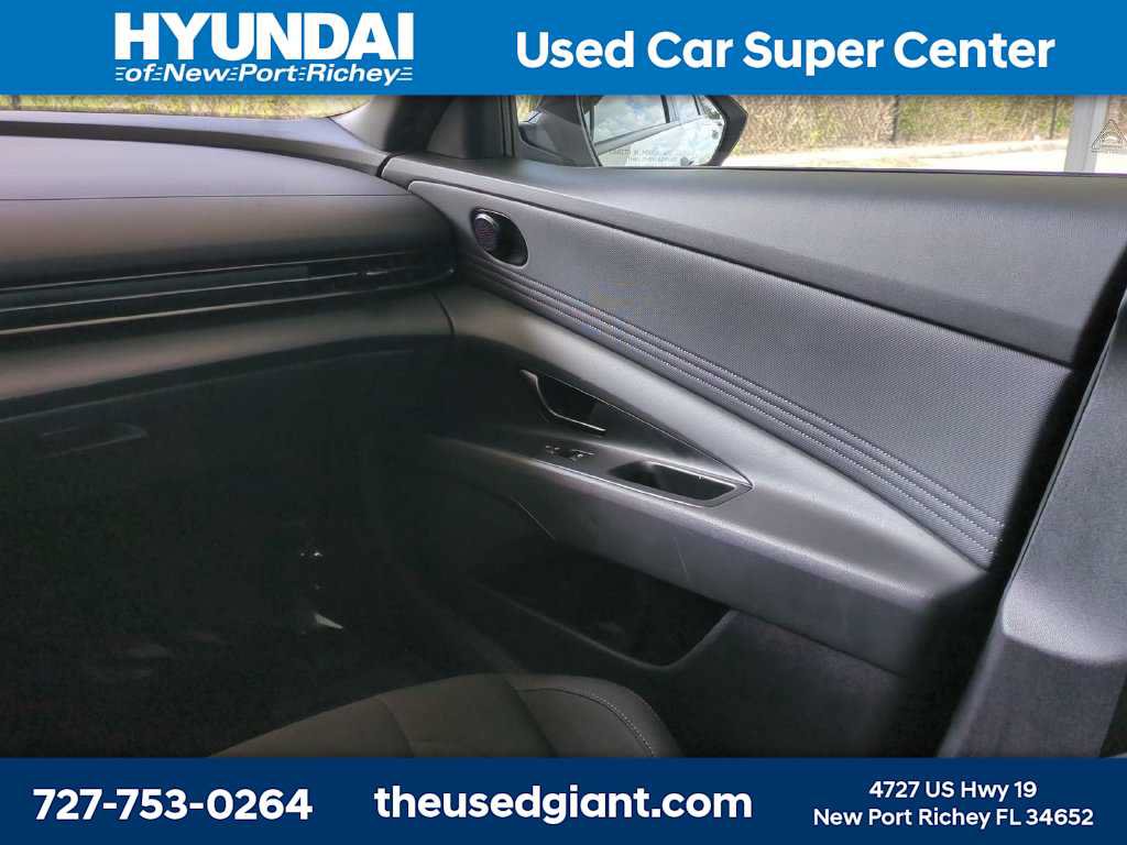 Used 2025 Hyundai Elantra Sport FWD image 17