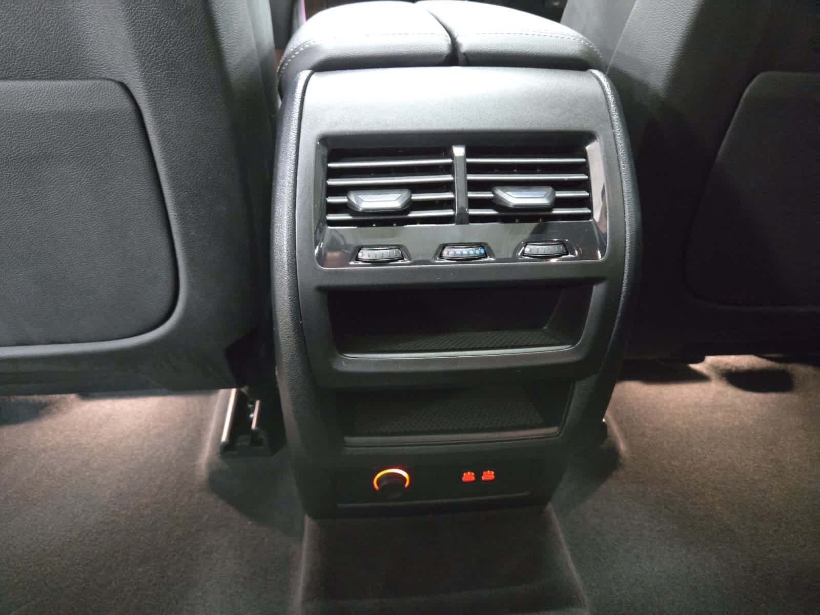 Used 2024 BMW X5 xDrive40i w/ Parking Assistance Package AWD/4WD image 32