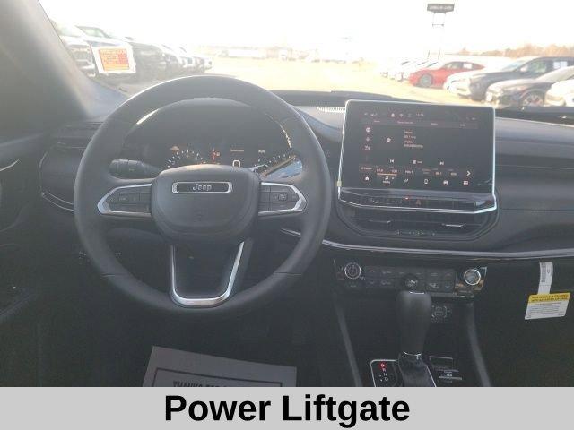 New 2026 Jeep Compass Latitude image 4