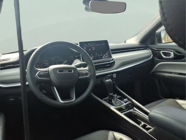 Used 2024 Jeep Compass Limited image 9