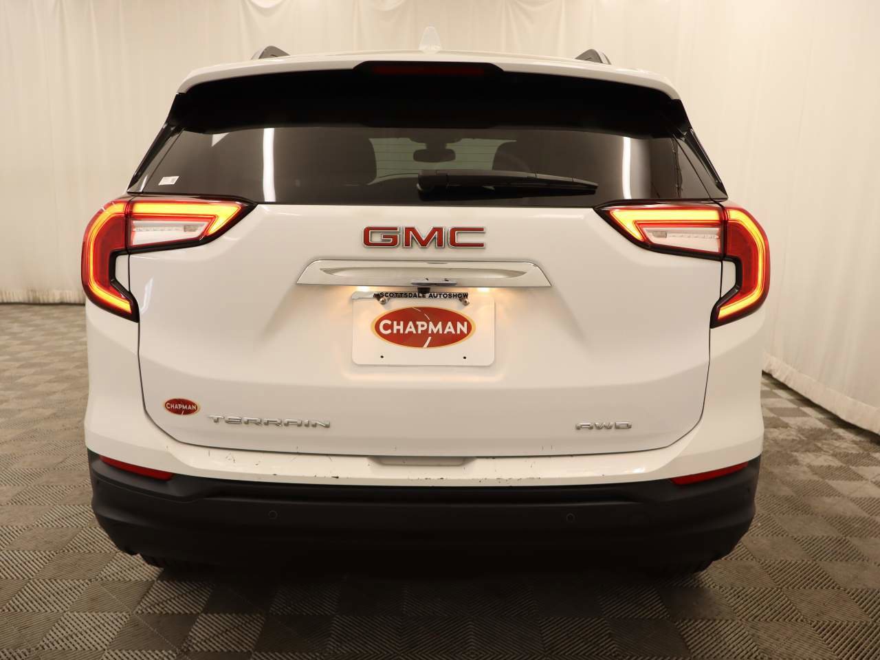 Used 2023 GMC Terrain SLE w/ Driver Convenience Package image 5