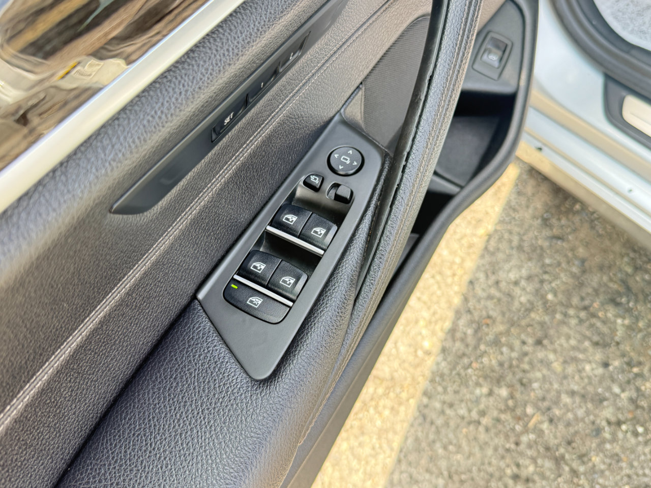 Used 2018 BMW 530i xDrive w/ Premium Package image 18