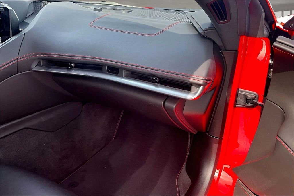 Used 2022 Chevrolet Corvette Stingray Premium Cpe w/ Z51 Performance Package RWD image 16