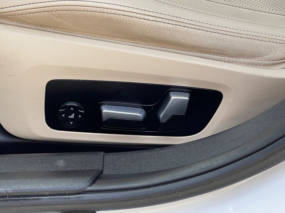 Used 2022 BMW 330e w/ Driving Assistance Package RWD image 22